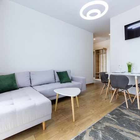 Nyvky Like Home - Nyvky Park - Apt 45 Киев Екстериор снимка
